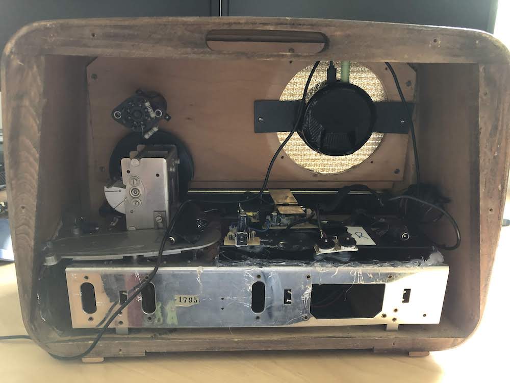 The insides of the vintage radio