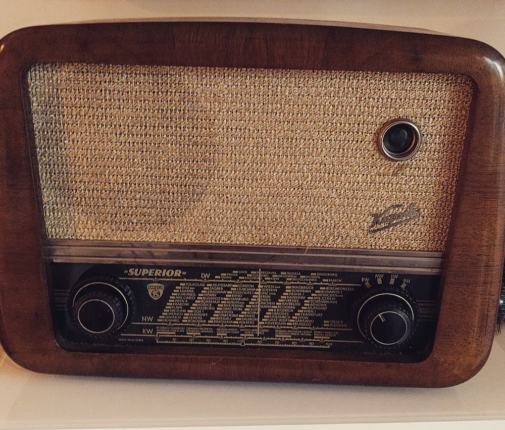 vintage tube radio