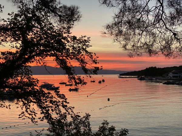 Picture of the Croation sea at sunset