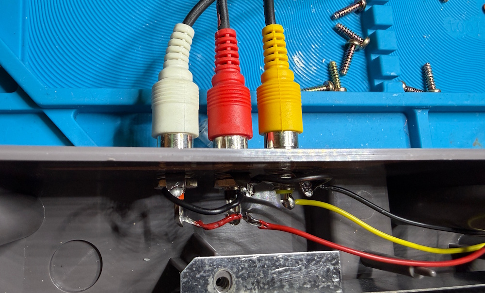 The wired up RCA jacks